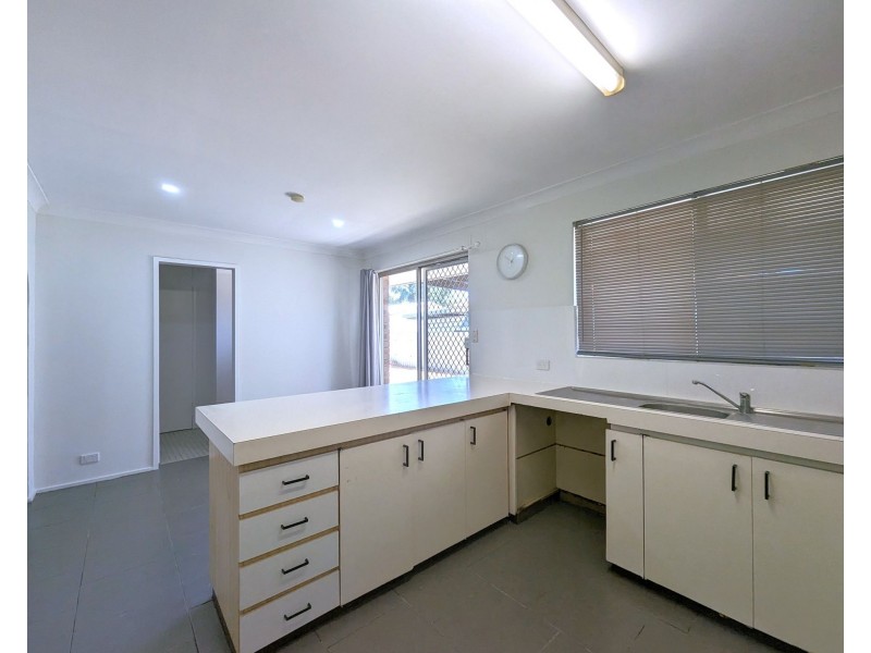12 Newell Place, Cooloongup WA 6168