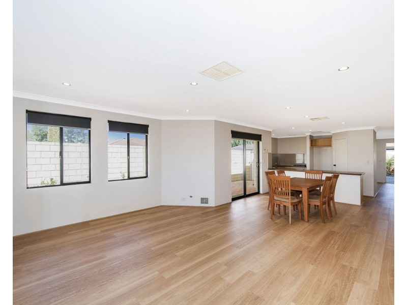 12 Leschenaultia Drive, Canning Vale WA 6155