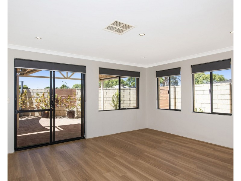 12 Leschenaultia Drive, Canning Vale WA 6155