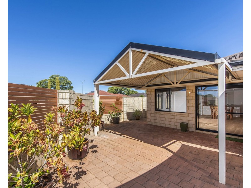 12 Leschenaultia Drive, Canning Vale WA 6155