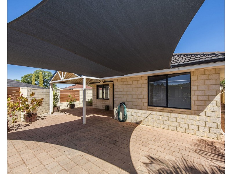 12 Leschenaultia Drive, Canning Vale WA 6155