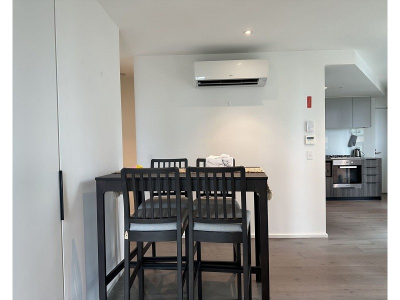 205W 888 Collins Street, Docklands VIC 3008