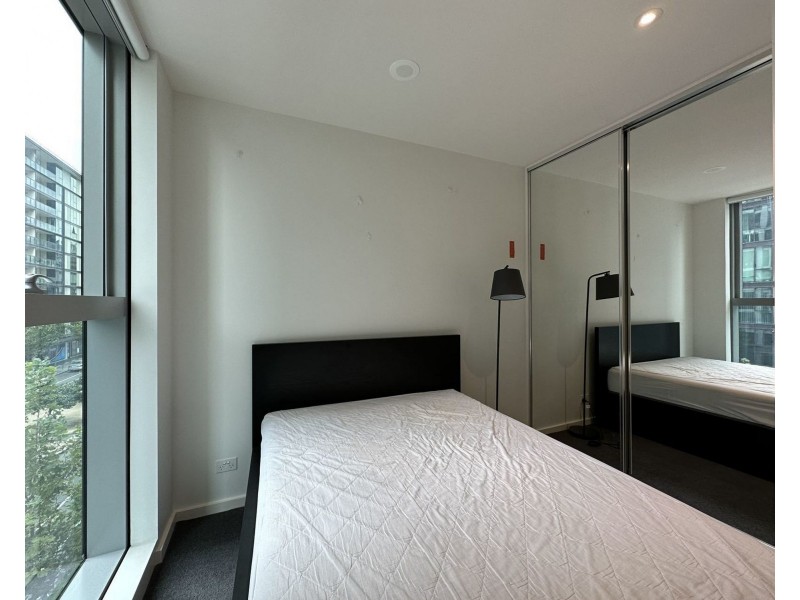 205W 888 Collins Street, Docklands VIC 3008