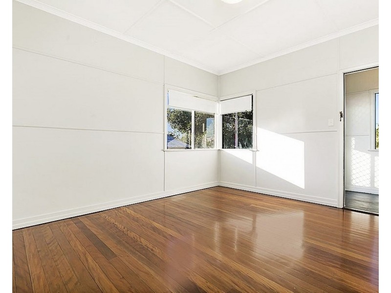 96 McFadden St, Wynnum QLD 4178