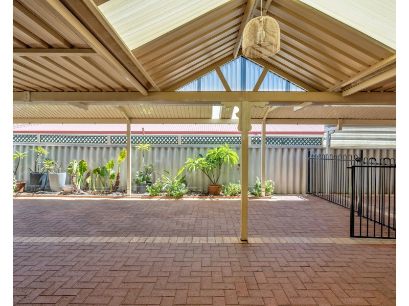 12 Colchester Ave, Orelia WA 6167