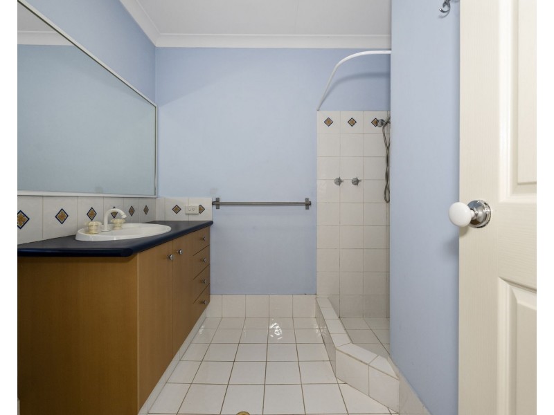 12 Colchester Ave, Orelia WA 6167