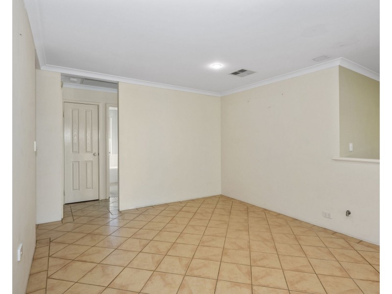 12 Colchester Ave, Orelia WA 6167