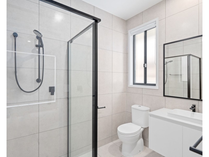 8 Magellan Street, Spring Mountain QLD 4124