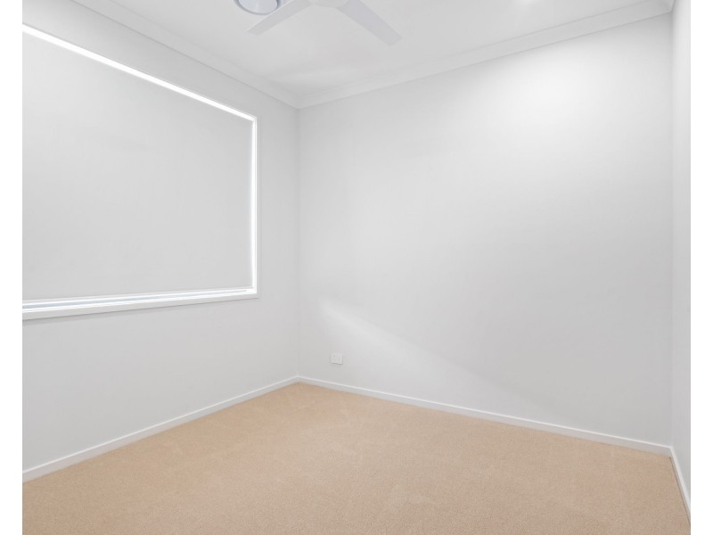 8 Magellan Street, Spring Mountain QLD 4124