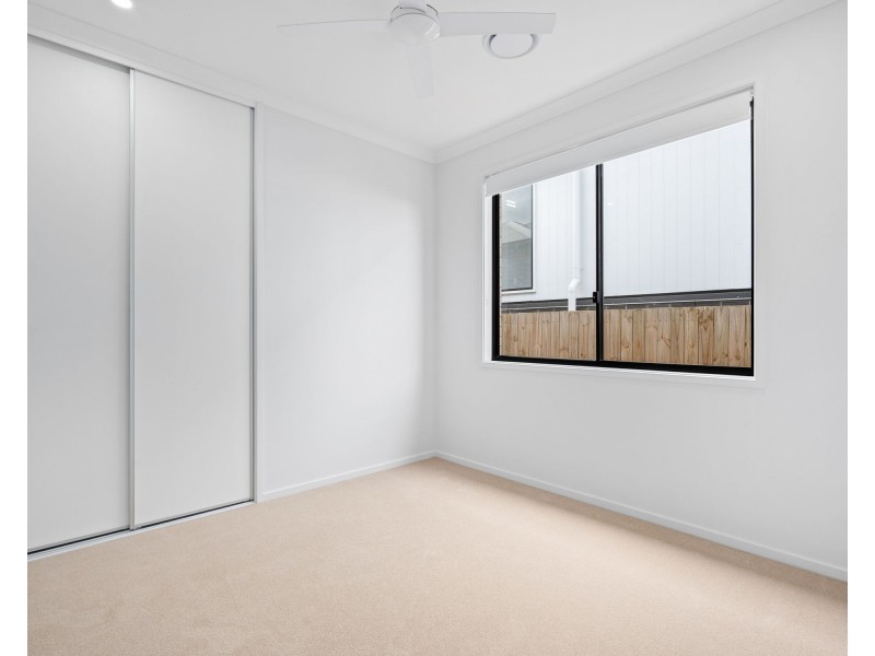 8 Magellan Street, Spring Mountain QLD 4124