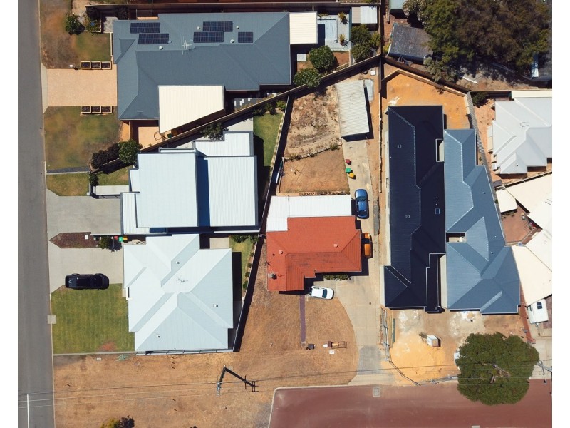 2 Hartree Close, Willagee WA 6156