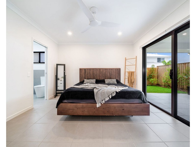 60 Valley Crescent, Palmview QLD 4553