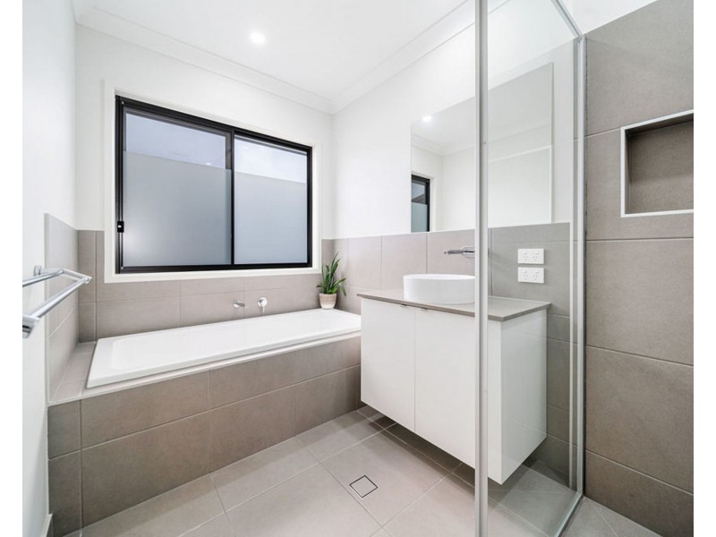 60 Valley Crescent, Palmview QLD 4553