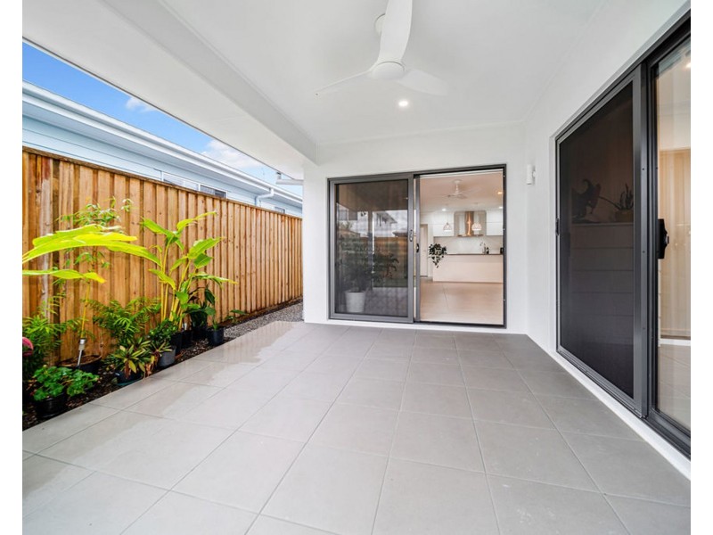 60 Valley Crescent, Palmview QLD 4553