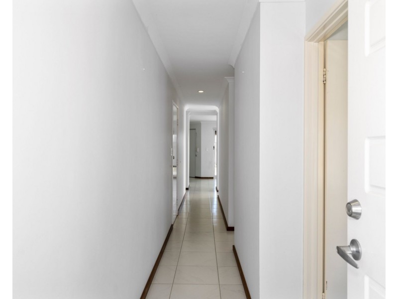 41 Chiltern Avenue, Brookdale WA 6112