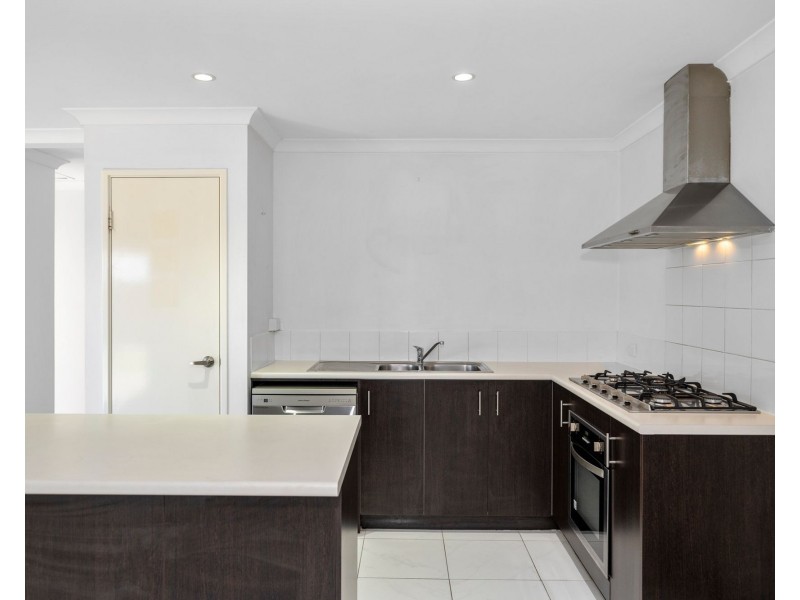 41 Chiltern Avenue, Brookdale WA 6112