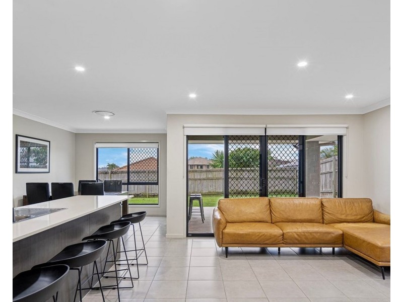 27 Bellinger Key, Pacific Pines QLD 4211