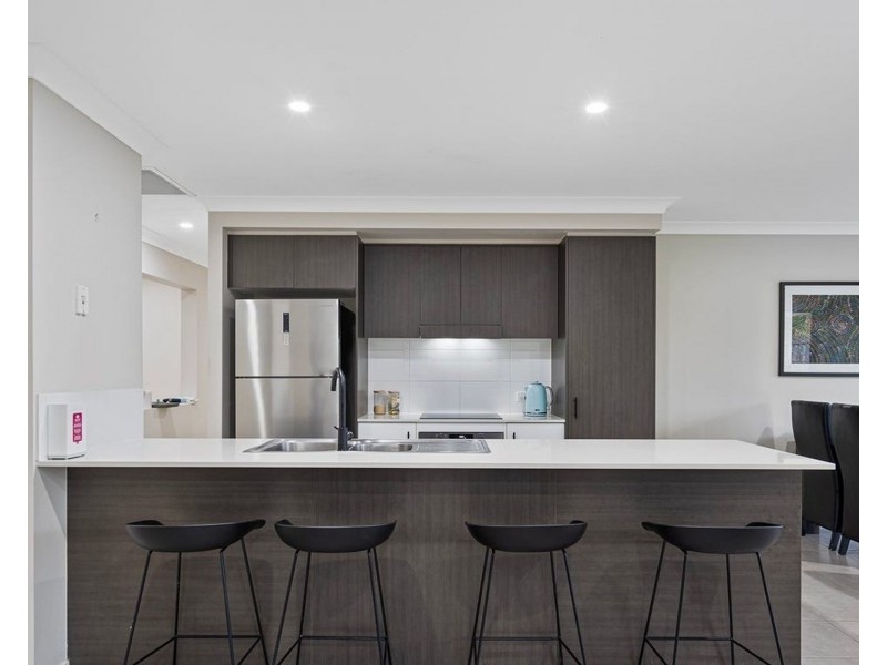 27 Bellinger Key, Pacific Pines QLD 4211