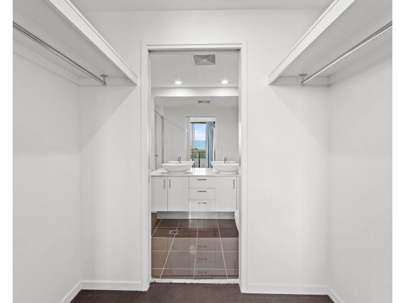 21006/5 Harbour Side Court, Biggera Waters QLD 4216