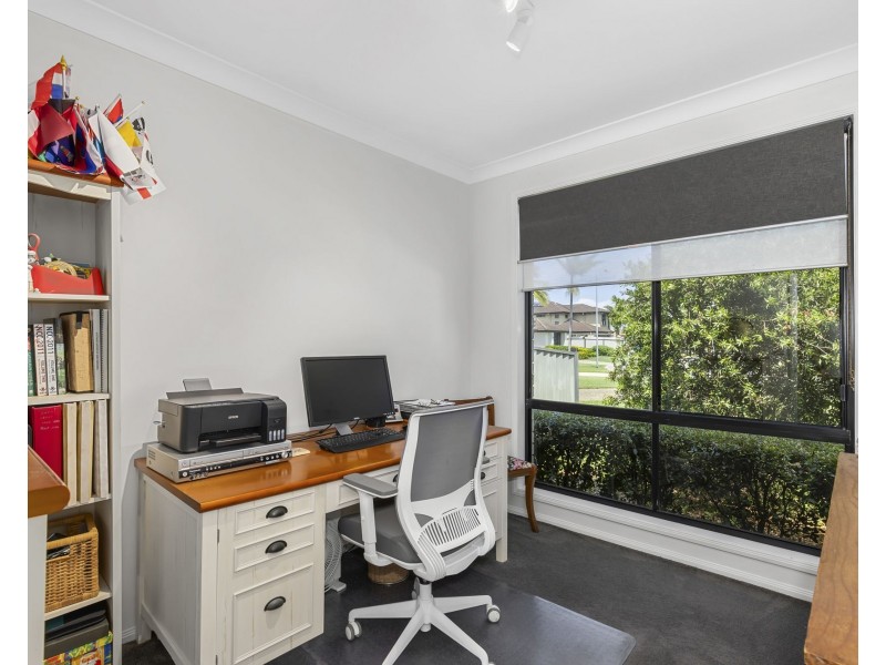 36 Apollo Crescent, Beachmere QLD 4510