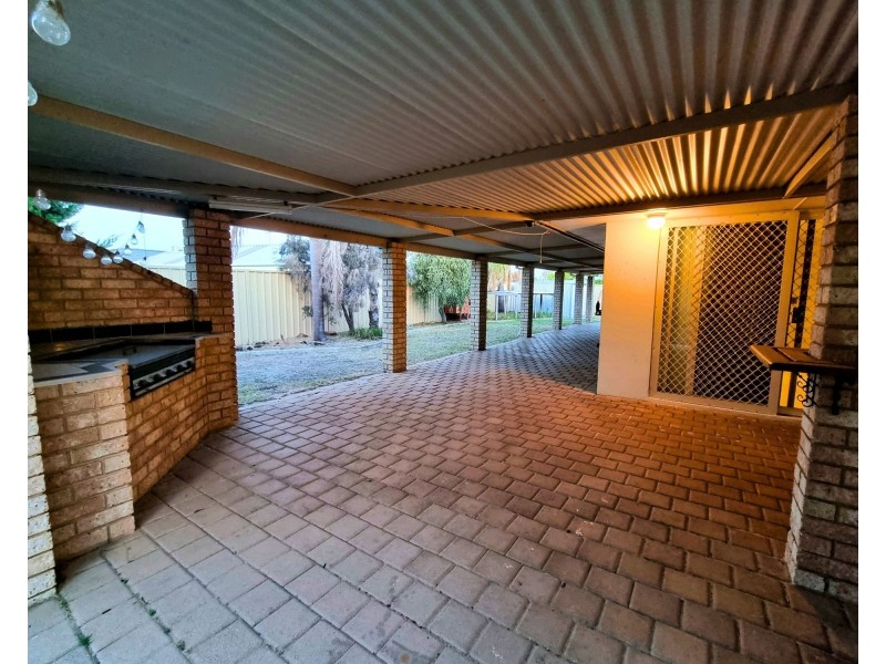 22 Karrawa Gardens, Port Kennedy WA 6172