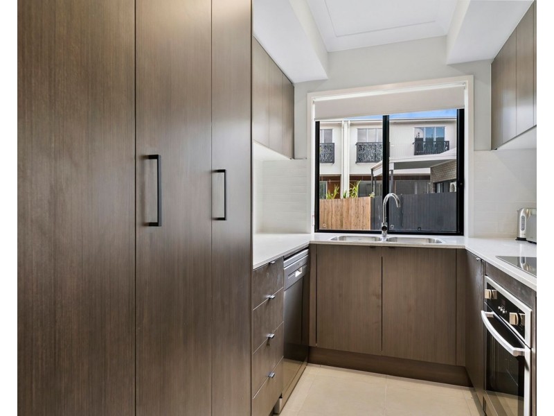 Room1/161 Stringybark Road, Buderim QLD 4556