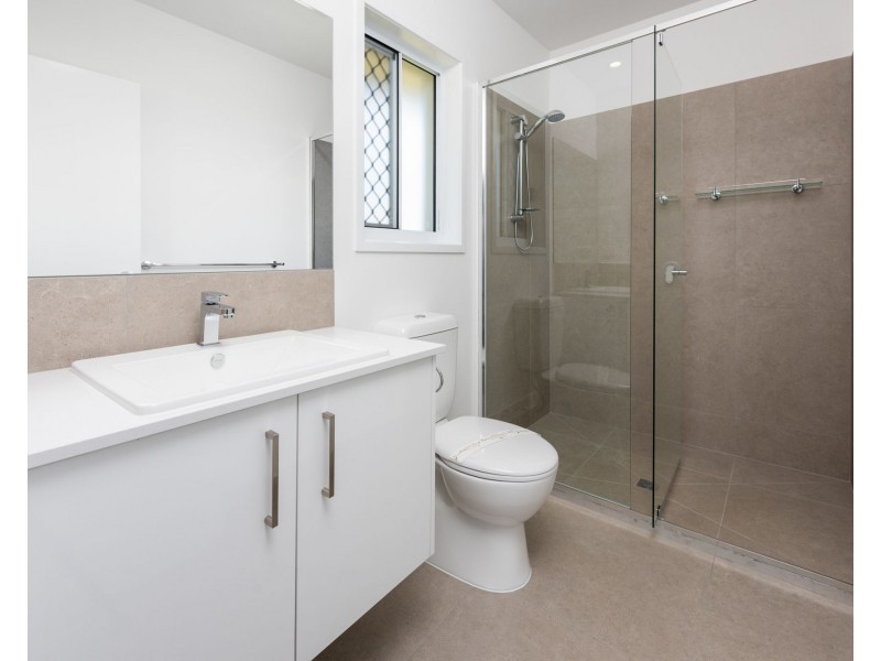 13 Wren Place, Branyan QLD 4670