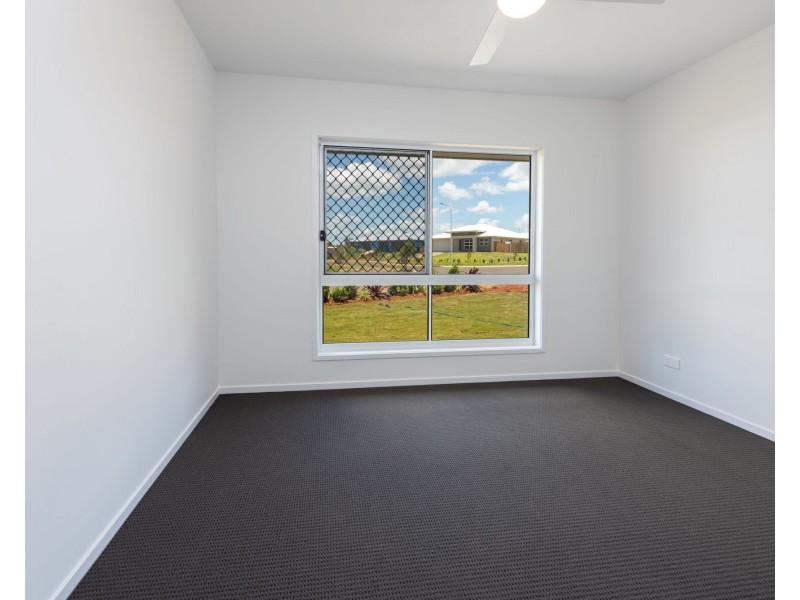 13 Wren Place, Branyan QLD 4670