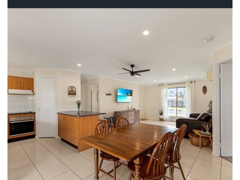 8 Hansen Street, Burnett Heads QLD 4670