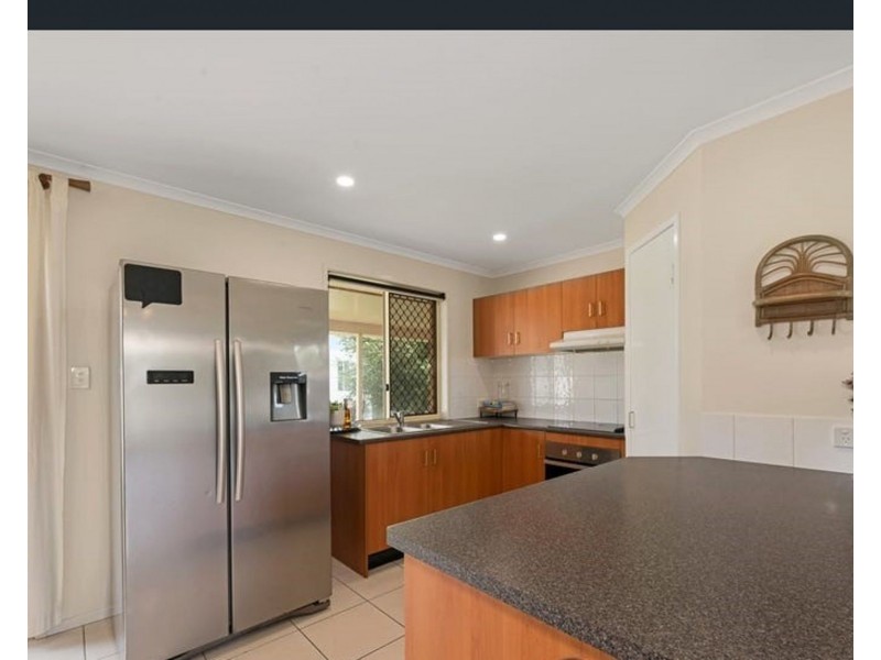 8 Hansen Street, Burnett Heads QLD 4670