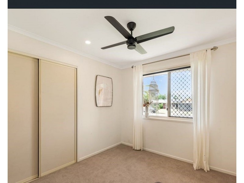 8 Hansen Street, Burnett Heads QLD 4670