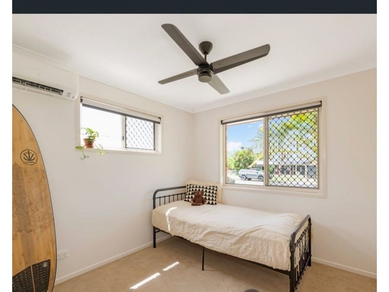 8 Hansen Street, Burnett Heads QLD 4670