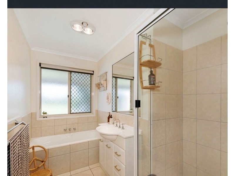 8 Hansen Street, Burnett Heads QLD 4670