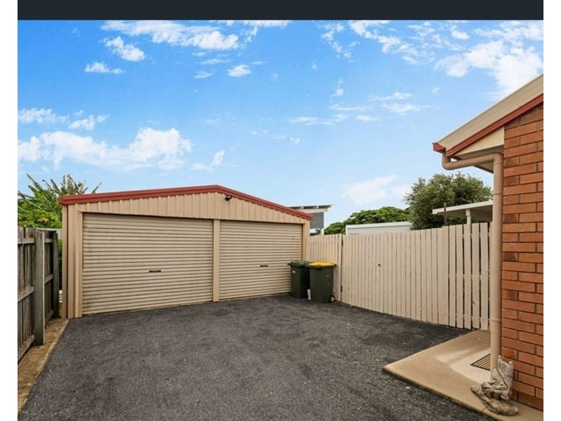 8 Hansen Street, Burnett Heads QLD 4670