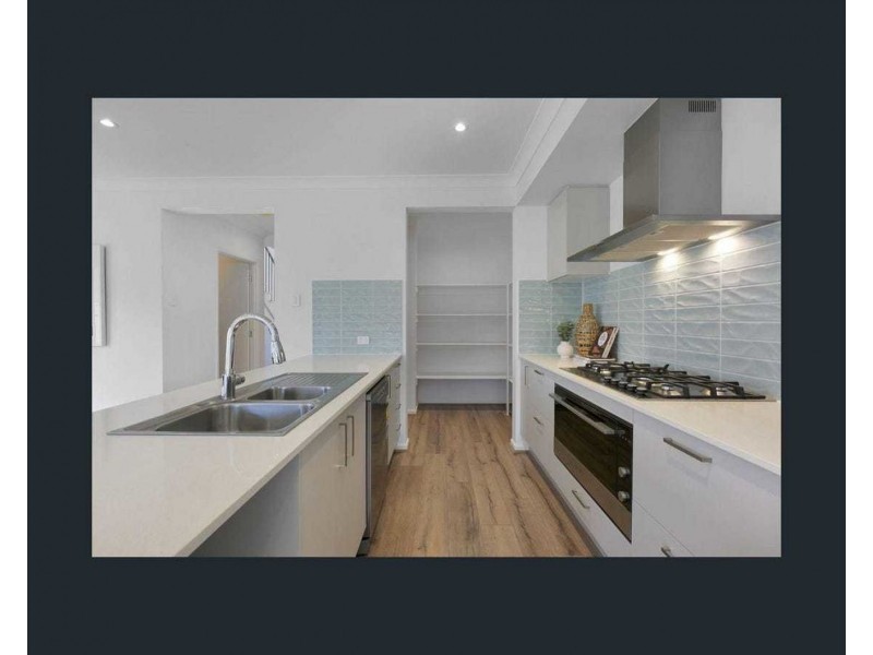 12A Buring Court, Highland Park QLD 4211