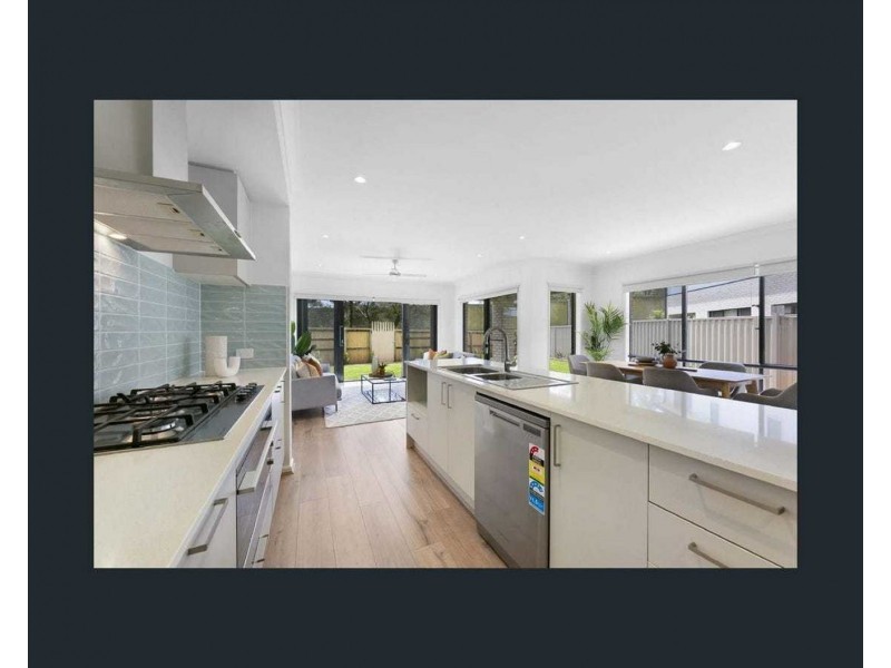 12A Buring Court, Highland Park QLD 4211