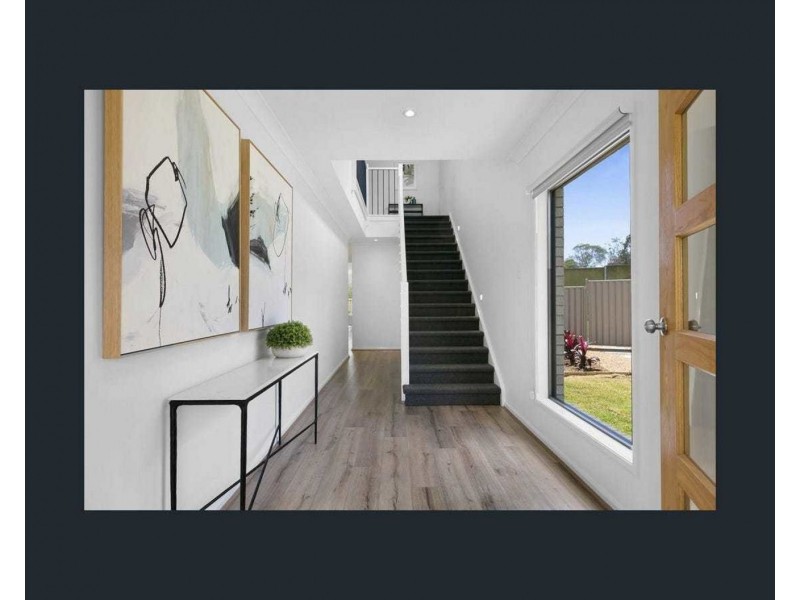 12A Buring Court, Highland Park QLD 4211