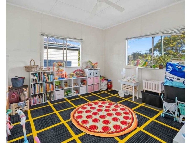 27 Seeney St, Zillmere QLD 4034