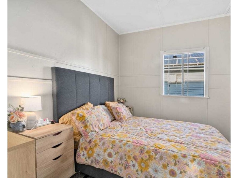 27 Seeney St, Zillmere QLD 4034