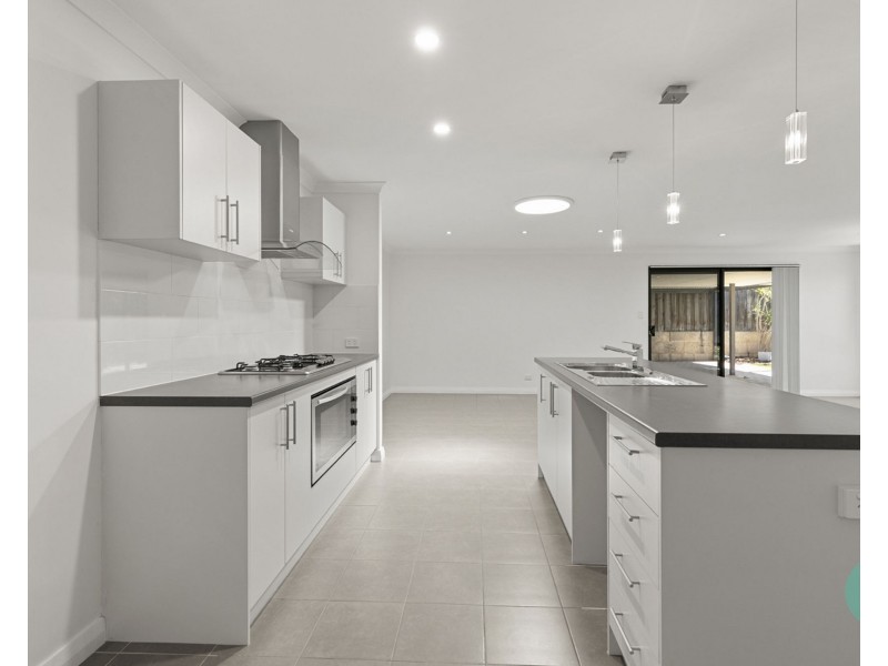 6 Moonstone Parkway, Wellard WA 6170