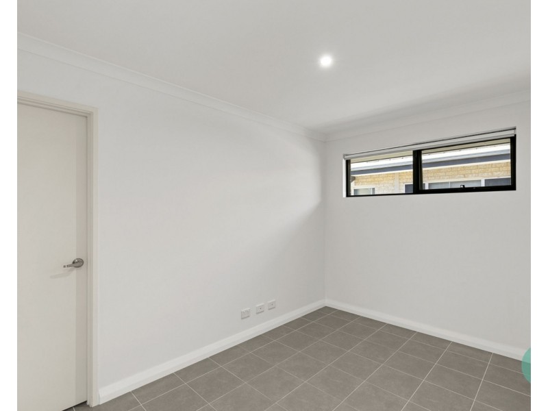 6 Moonstone Parkway, Wellard WA 6170