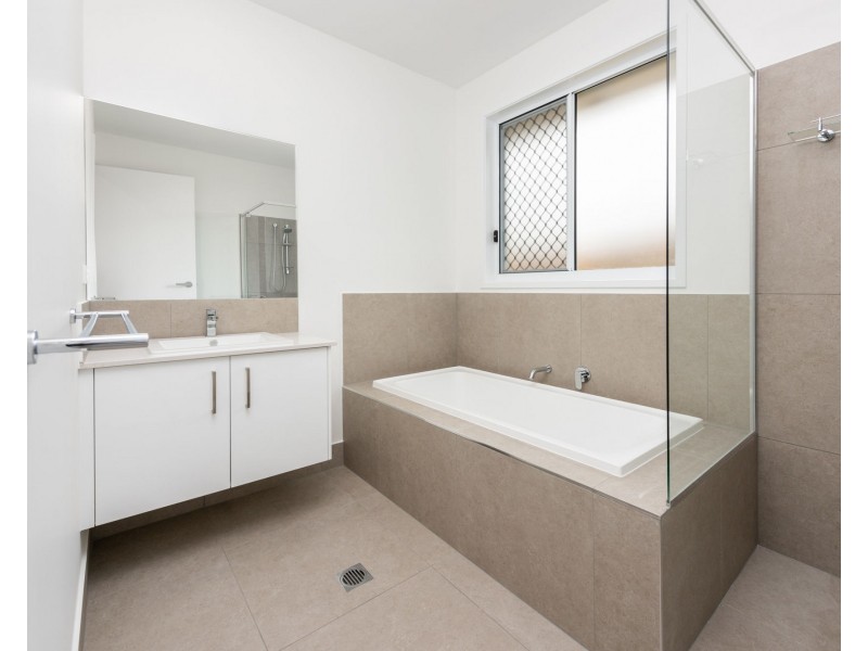 3 Habitat Drive, Branyan QLD 4670