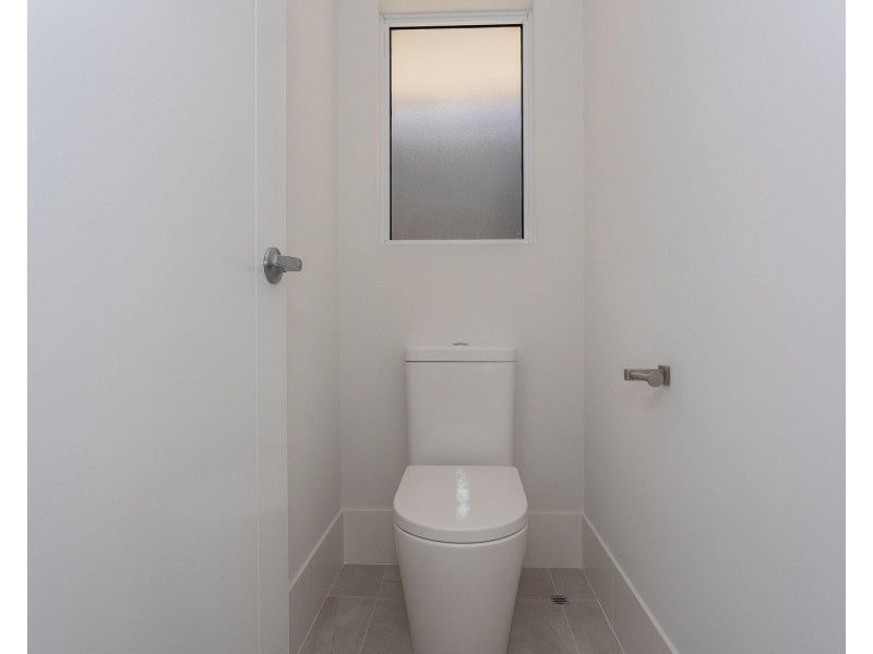 76 Serpentine Drive, South Guildford WA 6055