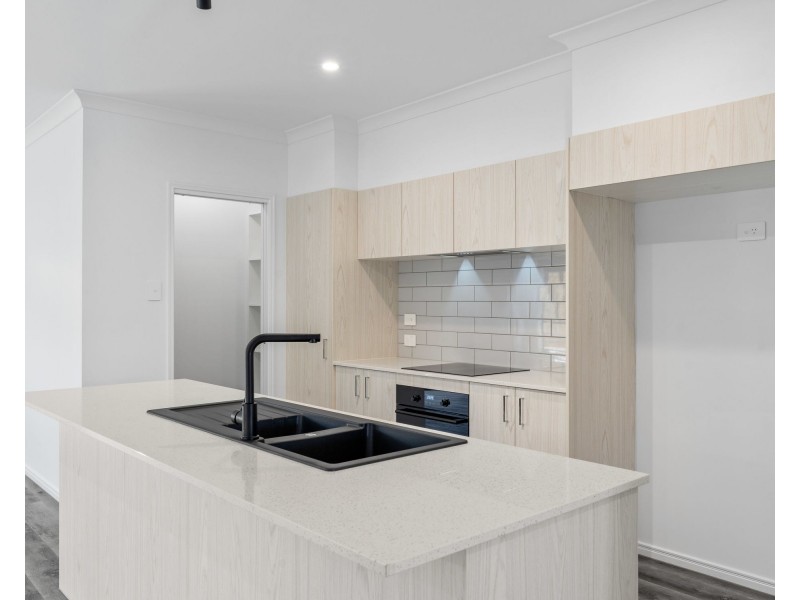 22 Desert Road, Greenbank QLD 4124