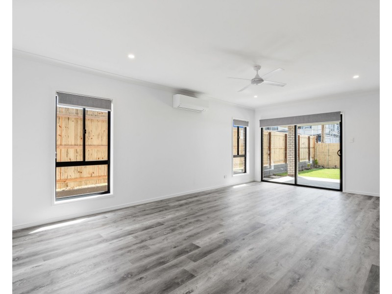 22 Desert Road, Greenbank QLD 4124