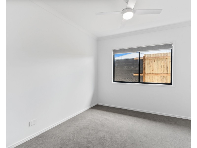 22 Desert Road, Greenbank QLD 4124