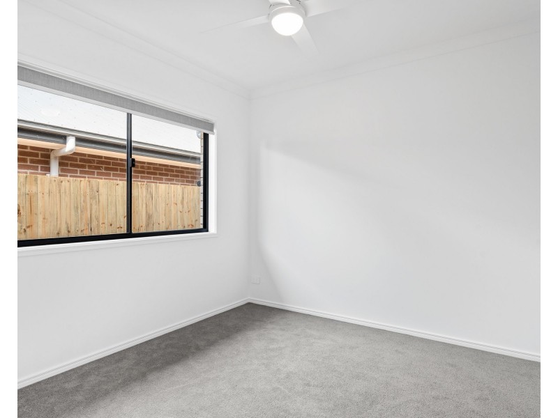 22 Desert Road, Greenbank QLD 4124