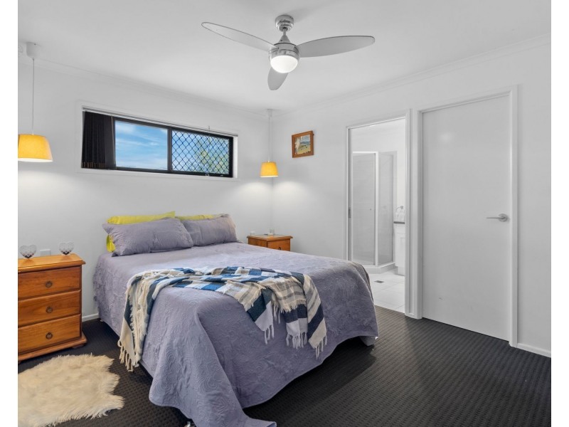 11 Grasstree Place, Ningi QLD 4511