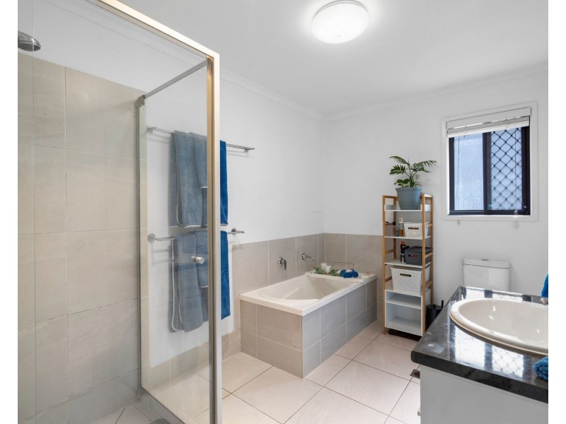 11 Grasstree Place, Ningi QLD 4511