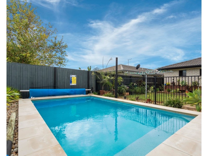 11 Grasstree Place, Ningi QLD 4511